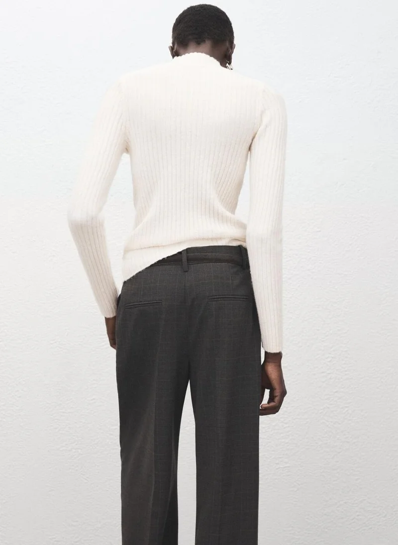 مانجو Fitted sweater with perkins neck